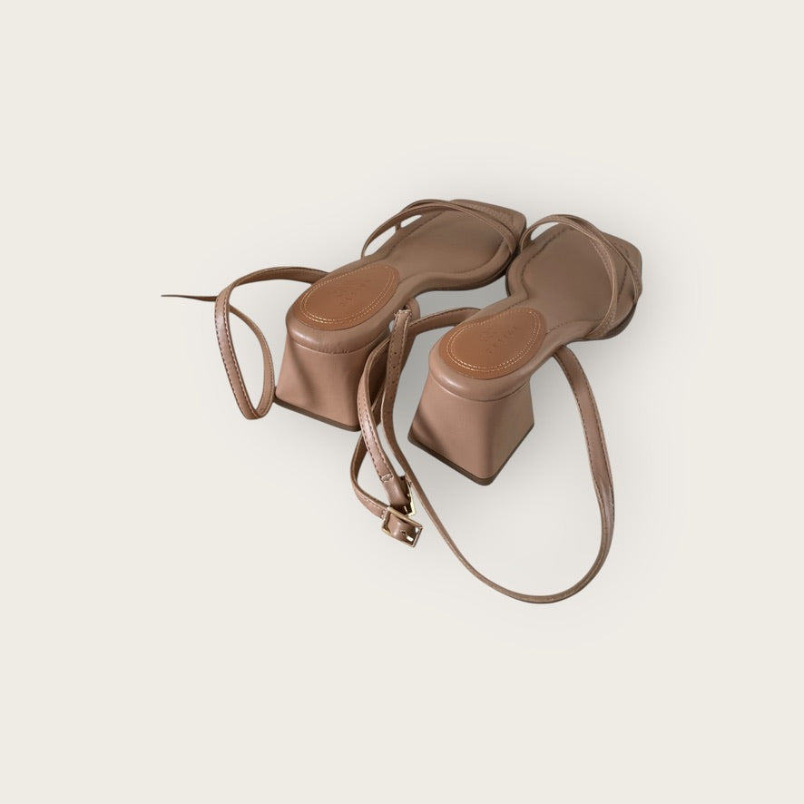 ASOS Sandalen Braun 38