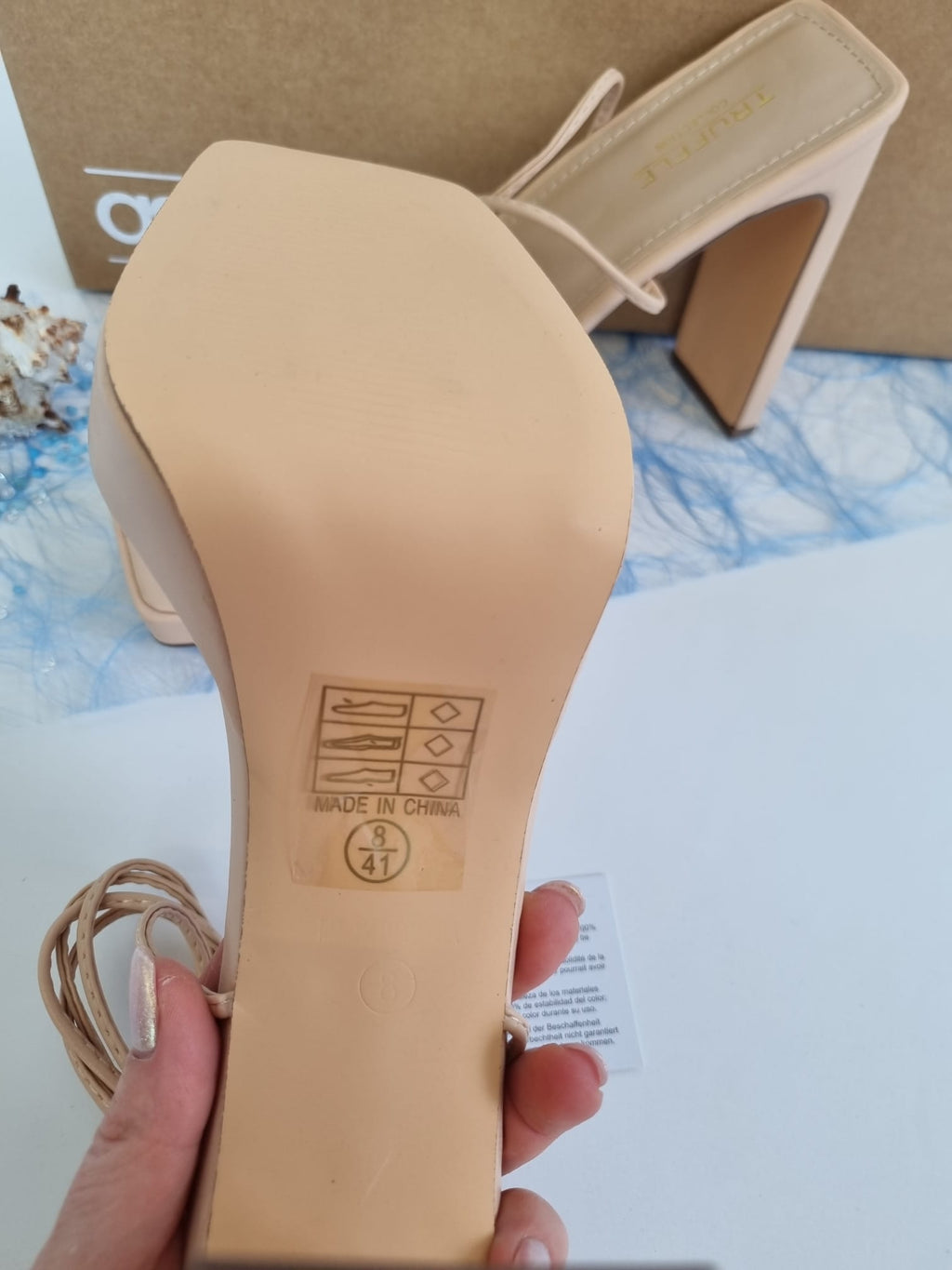 Asos High Heels mit Schnürung beige 41 Truffle Collection