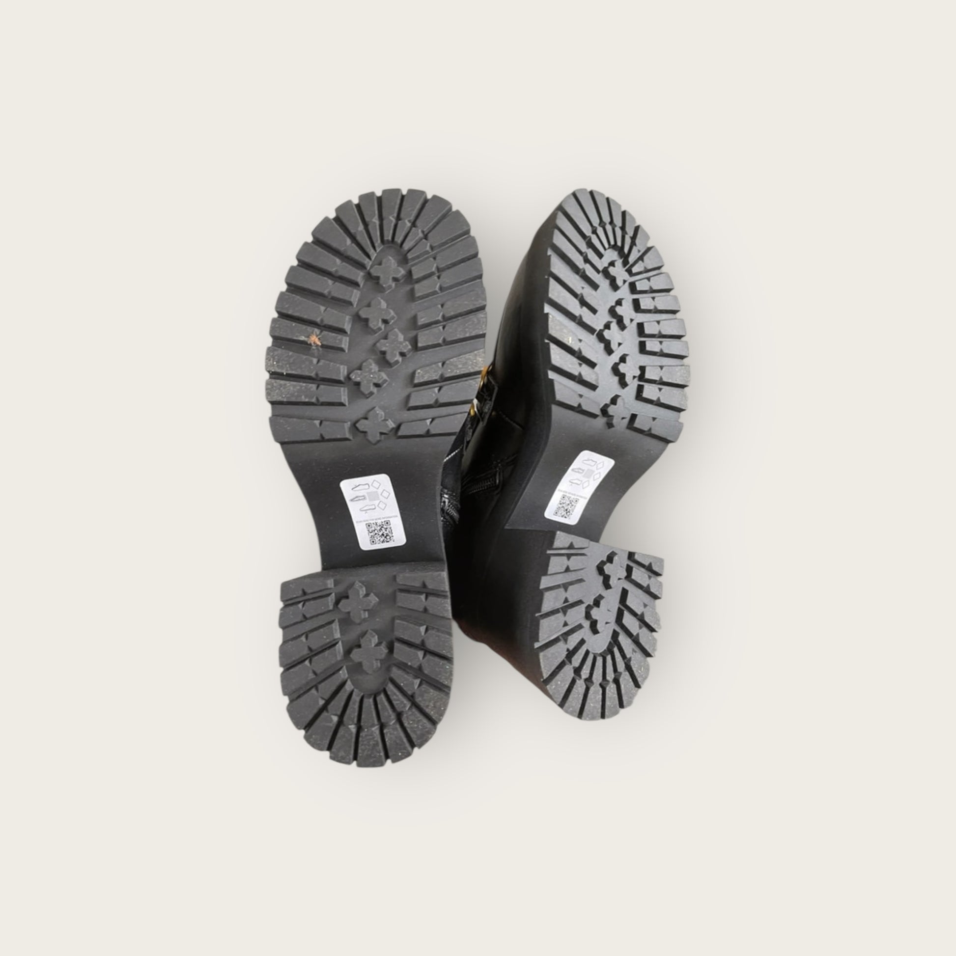 ASOS Stiefel mit goldener Kette 39