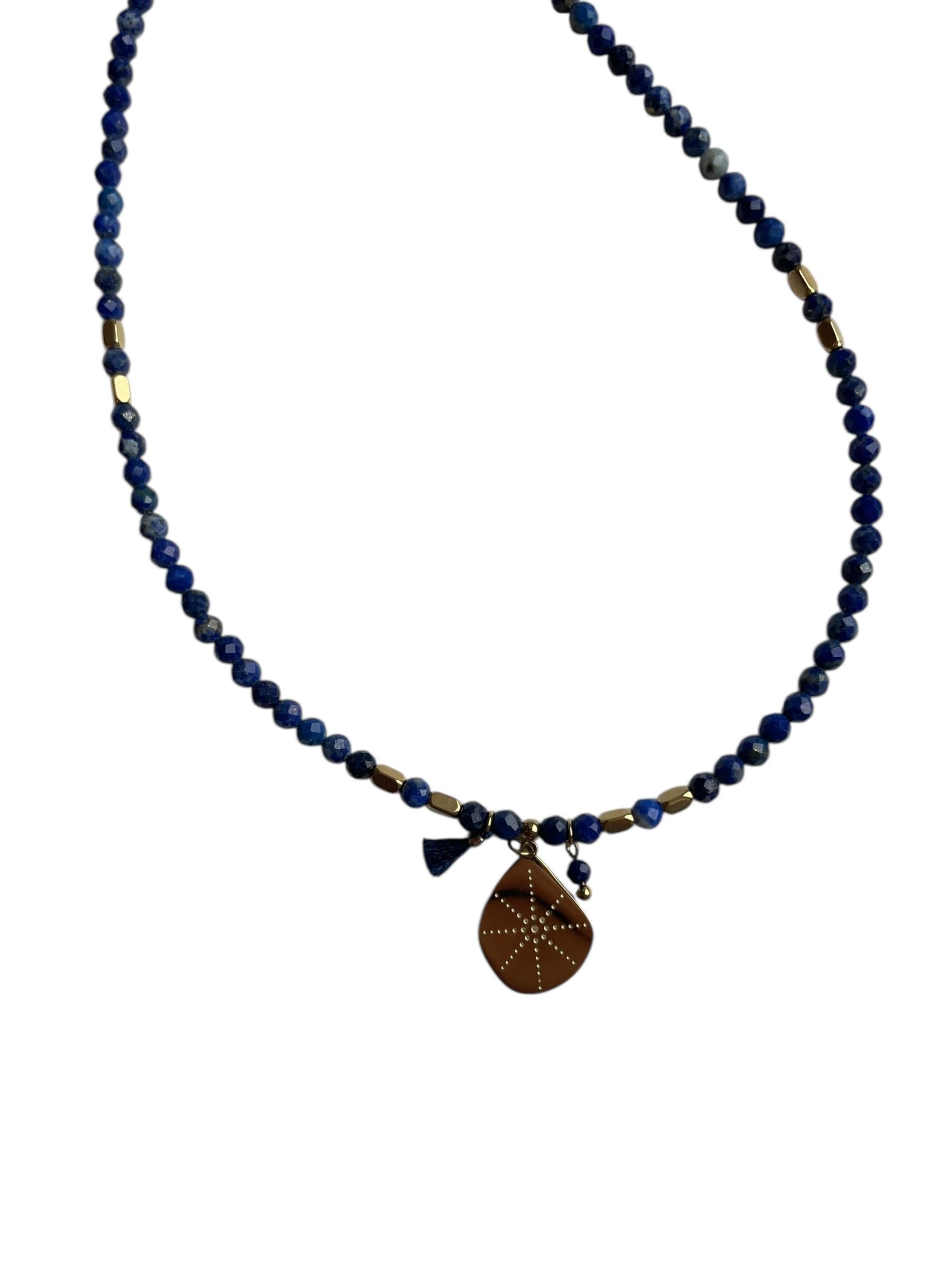 COLLECTION IRL Halskette blaue Perlen & Medaillon