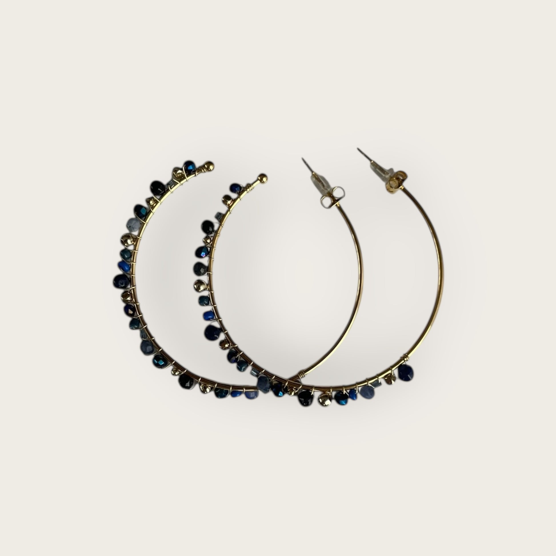COLLECTION IRL Goldene Ohrringe mit blauen Steinen