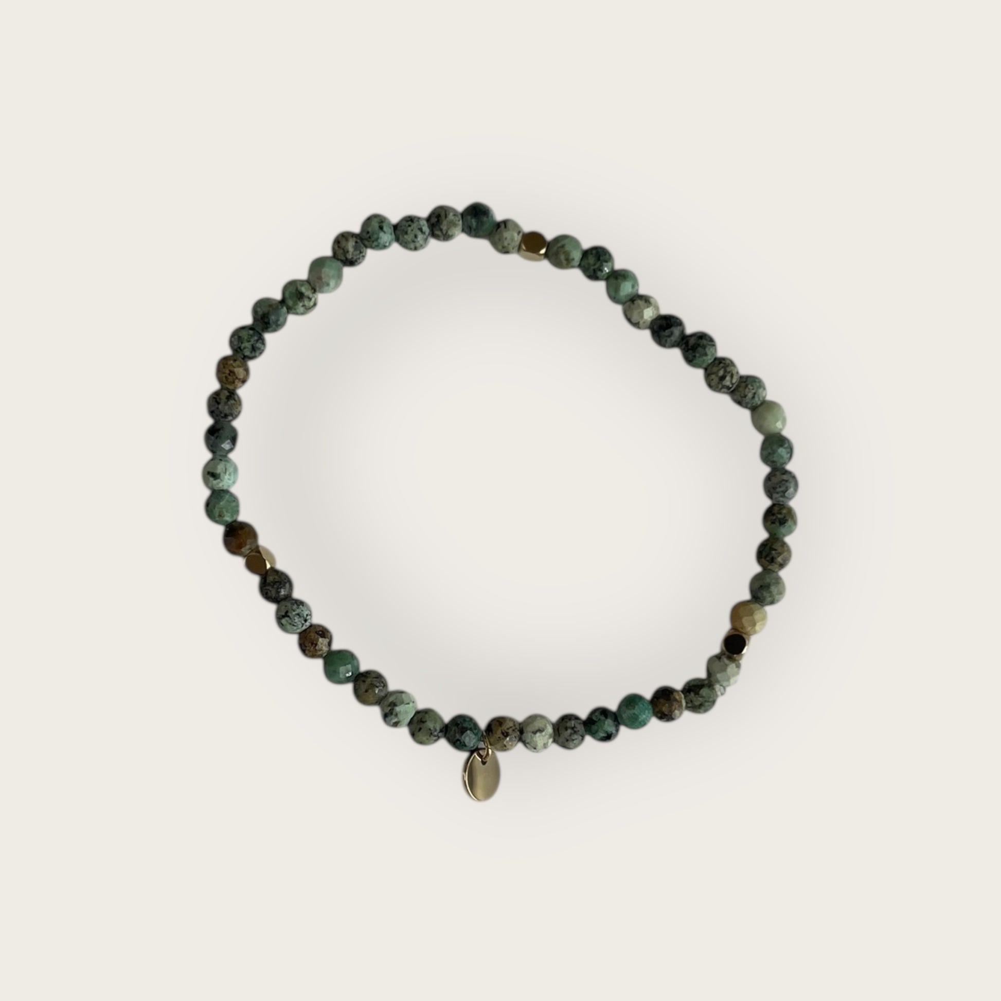 COLLECTION IRL Armband mit grünen Steinen
